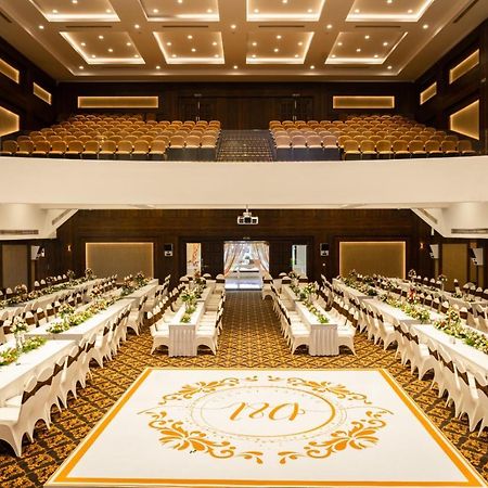 The King'S Meadows Hotel Golhalli Bagian luar foto