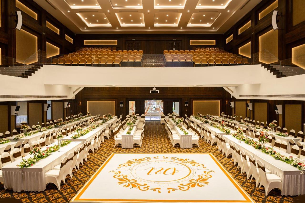 The King'S Meadows Hotel Golhalli Bagian luar foto