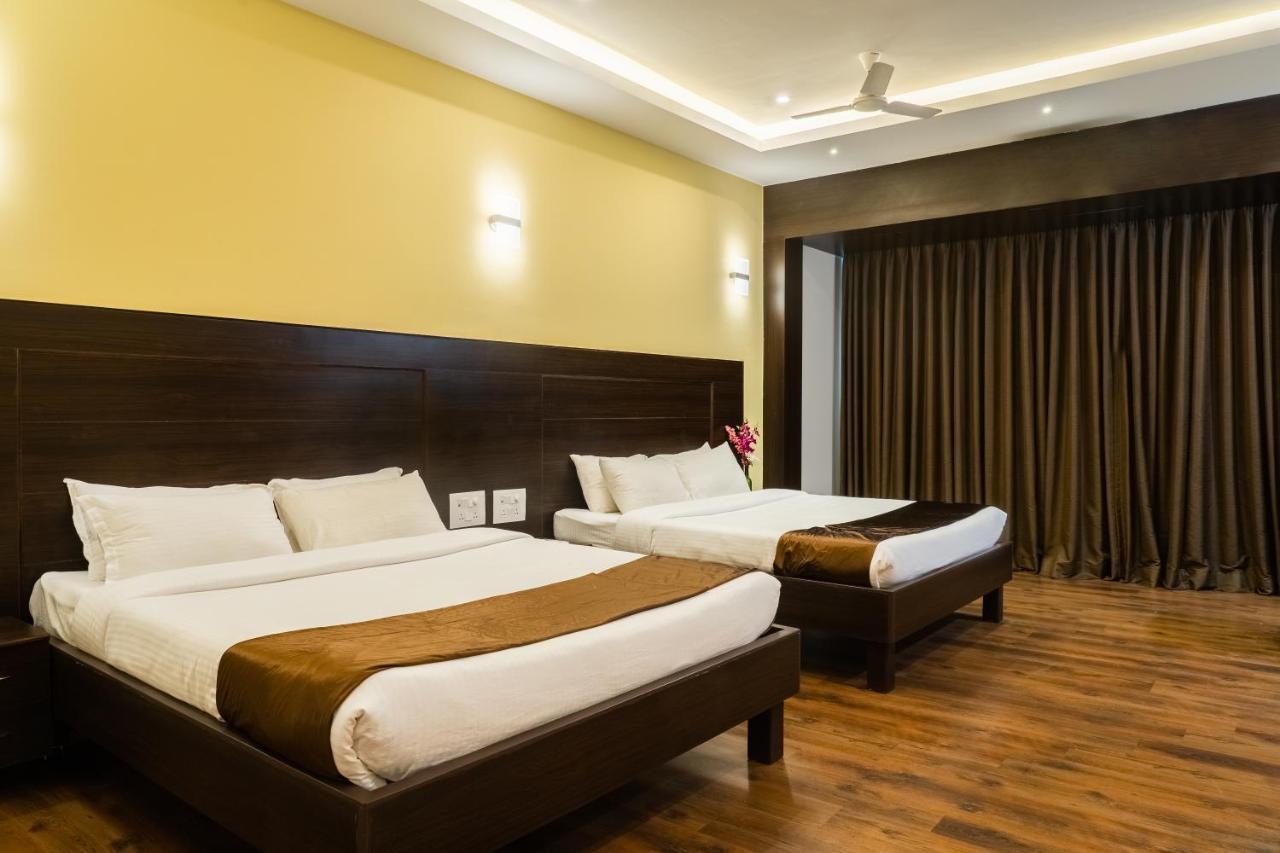 The King'S Meadows Hotel Golhalli Bagian luar foto