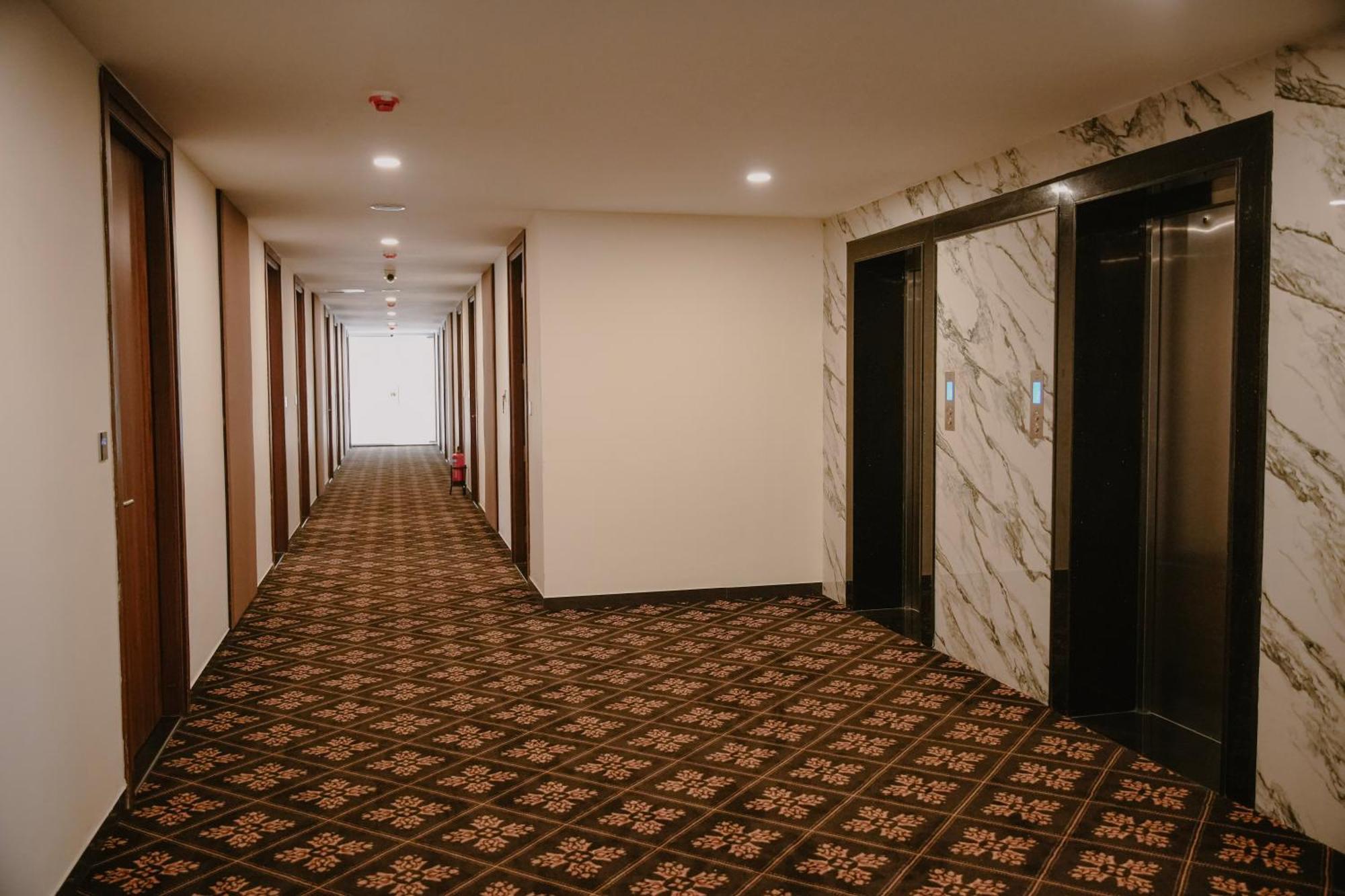 The King'S Meadows Hotel Golhalli Bagian luar foto